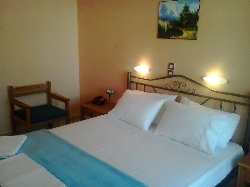 Isidora Hotel Agia Marina  Extérieur photo